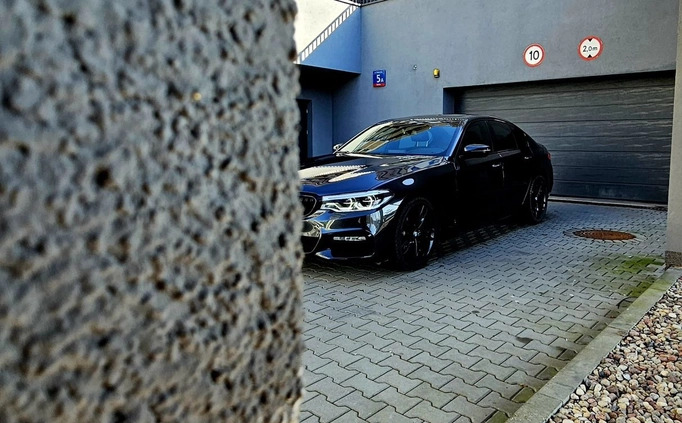 BMW Seria 5 cena 139999 przebieg: 210000, rok produkcji 2017 z Warszawa małe 379
